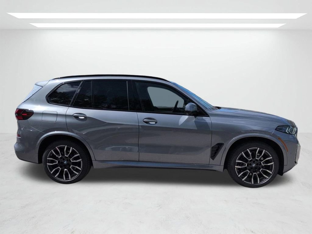 New 2026 BMW X5 xDrive40i w/ M Sport Package image 3