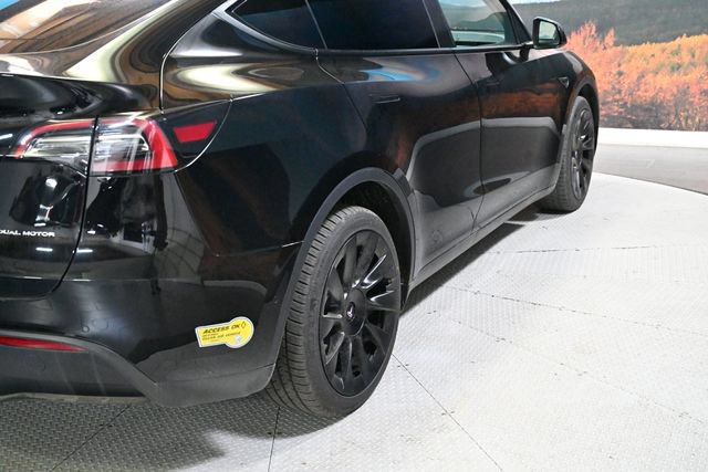 Used 2022 Tesla Model Y Long Range AWD/4WD image 8
