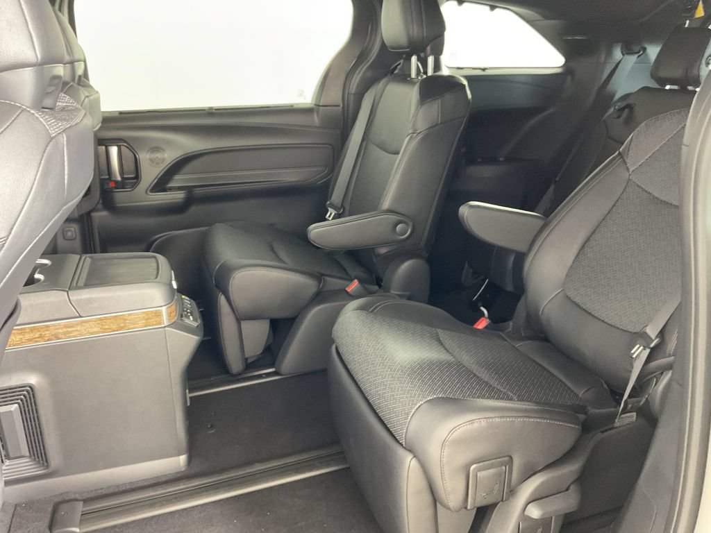 New 2026 Toyota Sienna Platinum AWD/4WD image 20