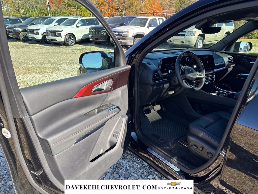 Used 2024 Chevrolet Traverse RS AWD/4WD image 18