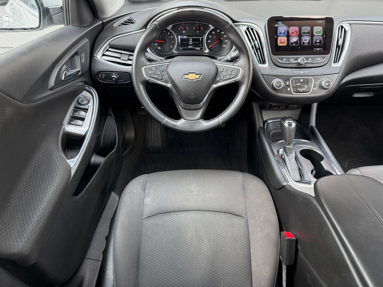 Used 2017 Chevrolet Malibu LT FWD image 25