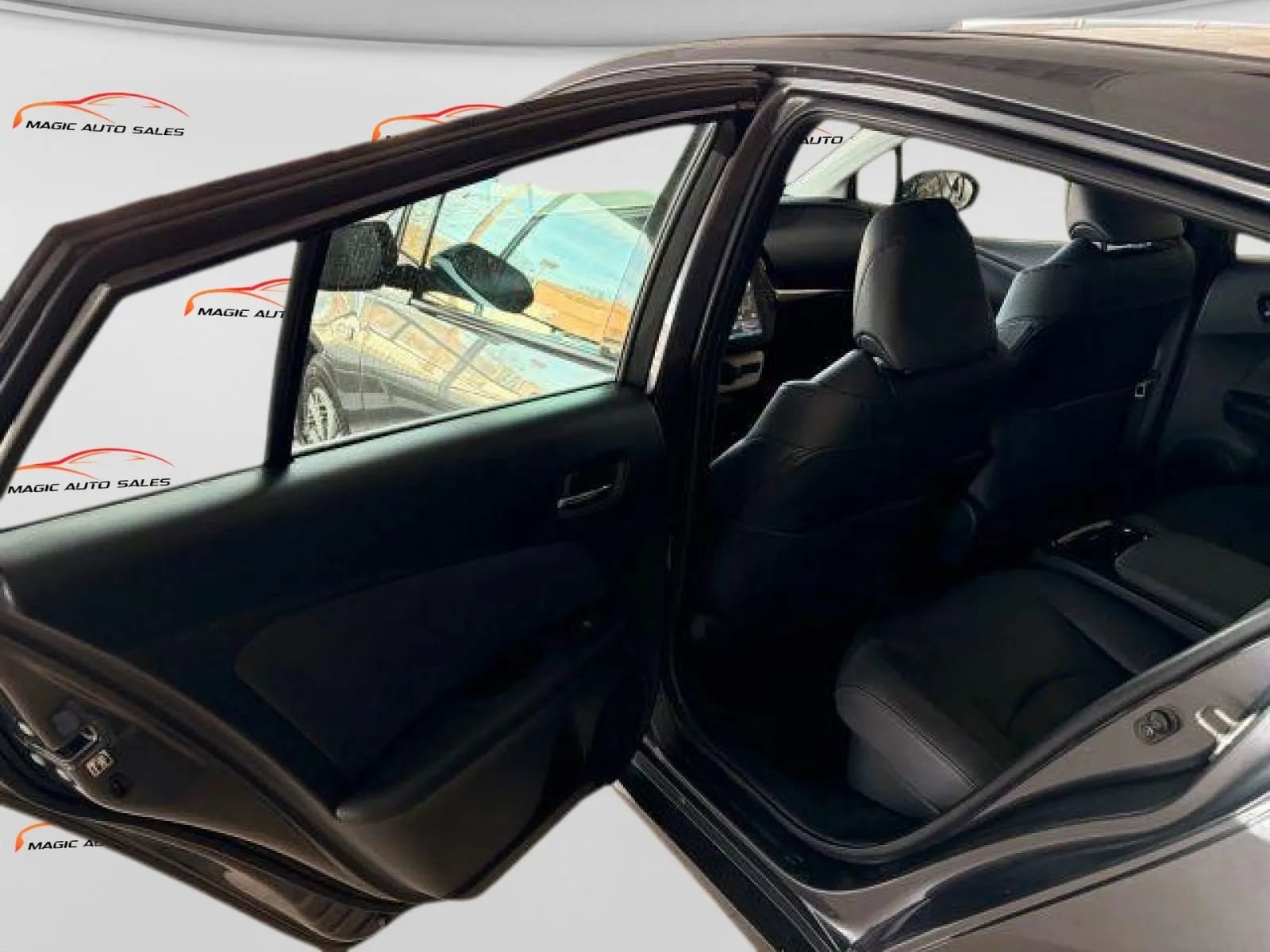 Used 2017 Toyota Prius Prime Premium FWD image 11