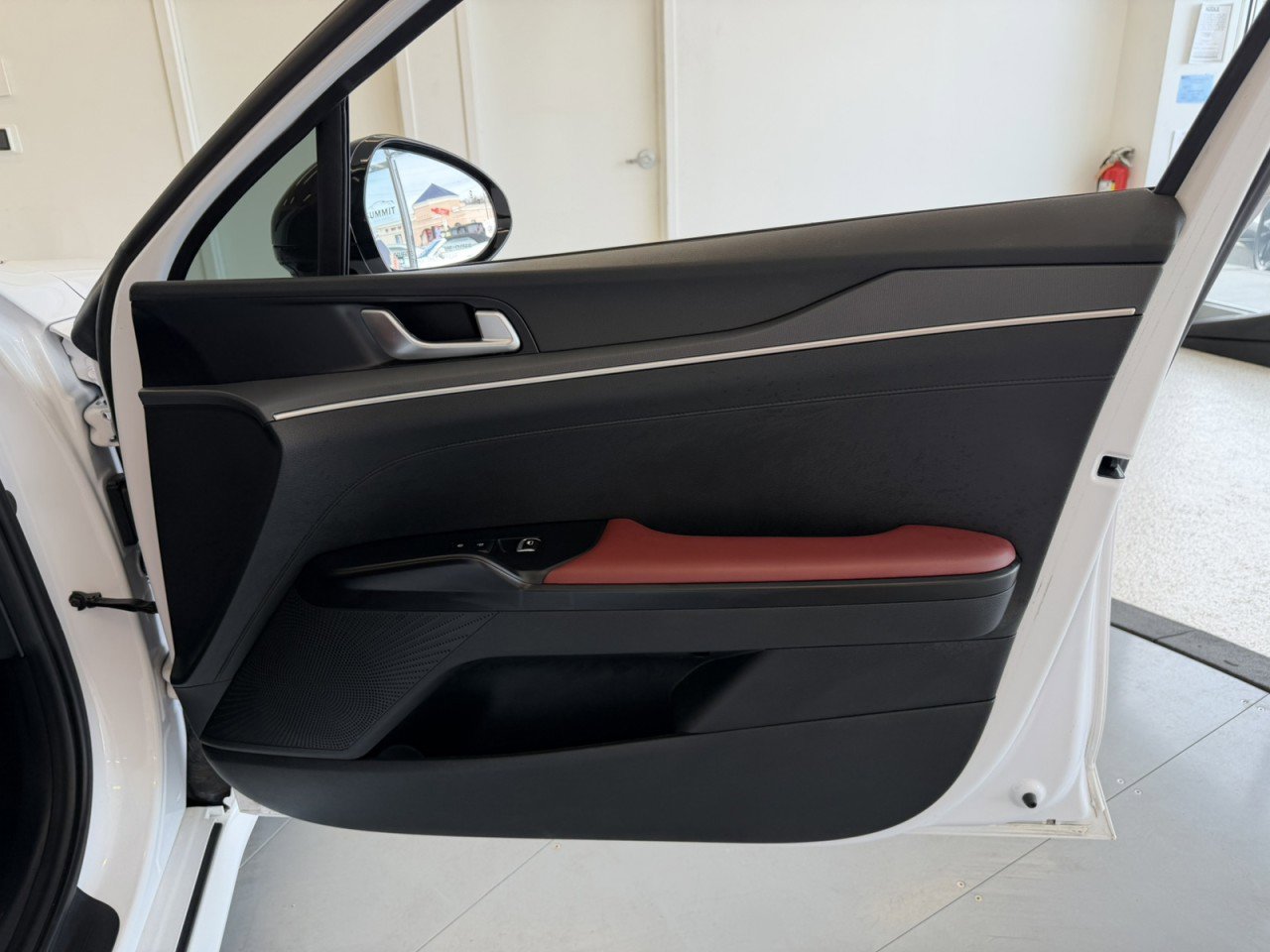 Used 2023 Kia K5 GT-Line image 29