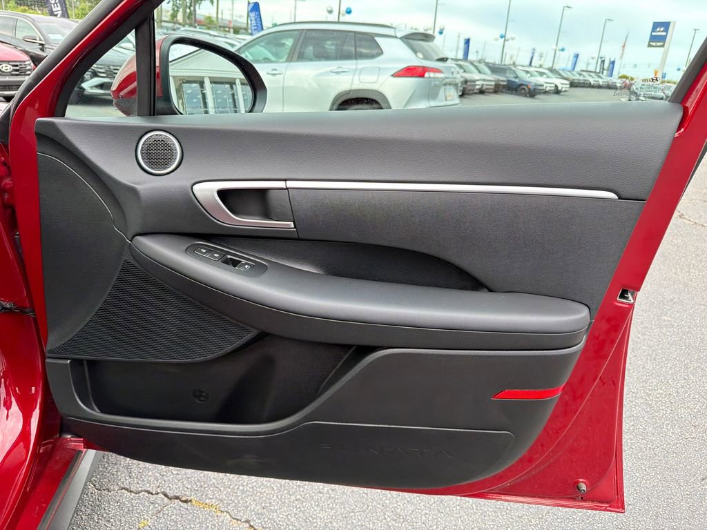 Certified 2025 Hyundai Sonata SE FWD image 14
