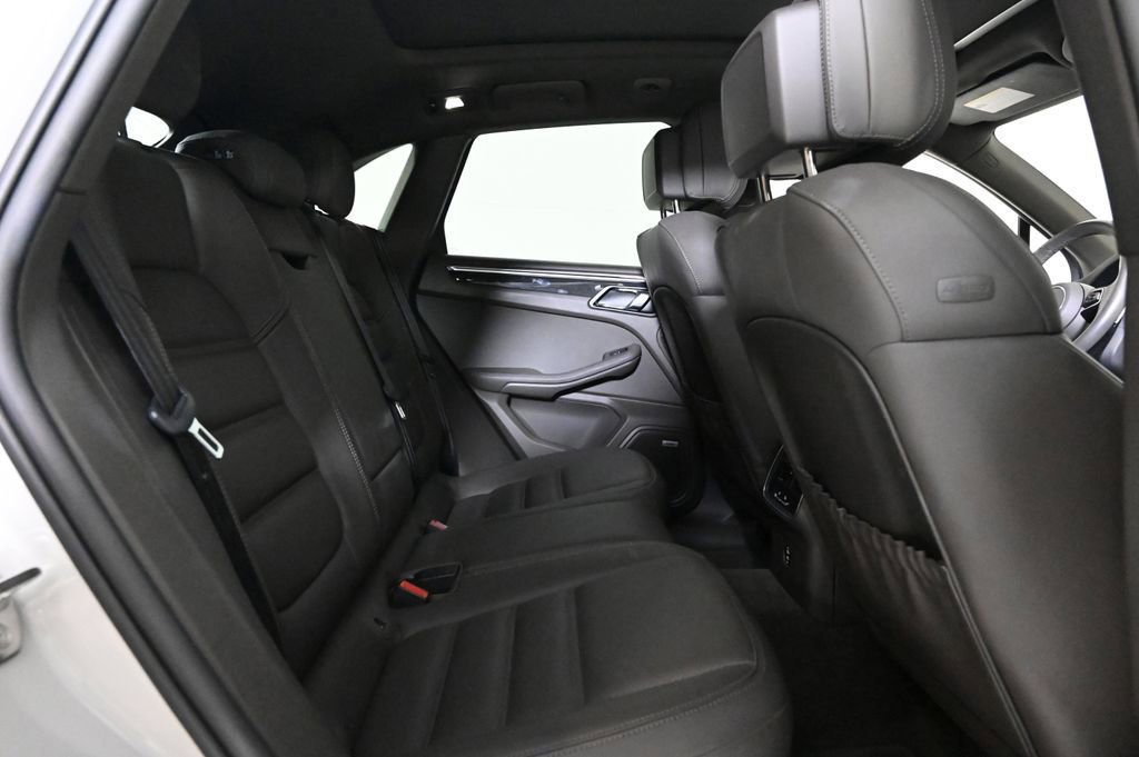 Used 2023 Porsche Macan S image 19