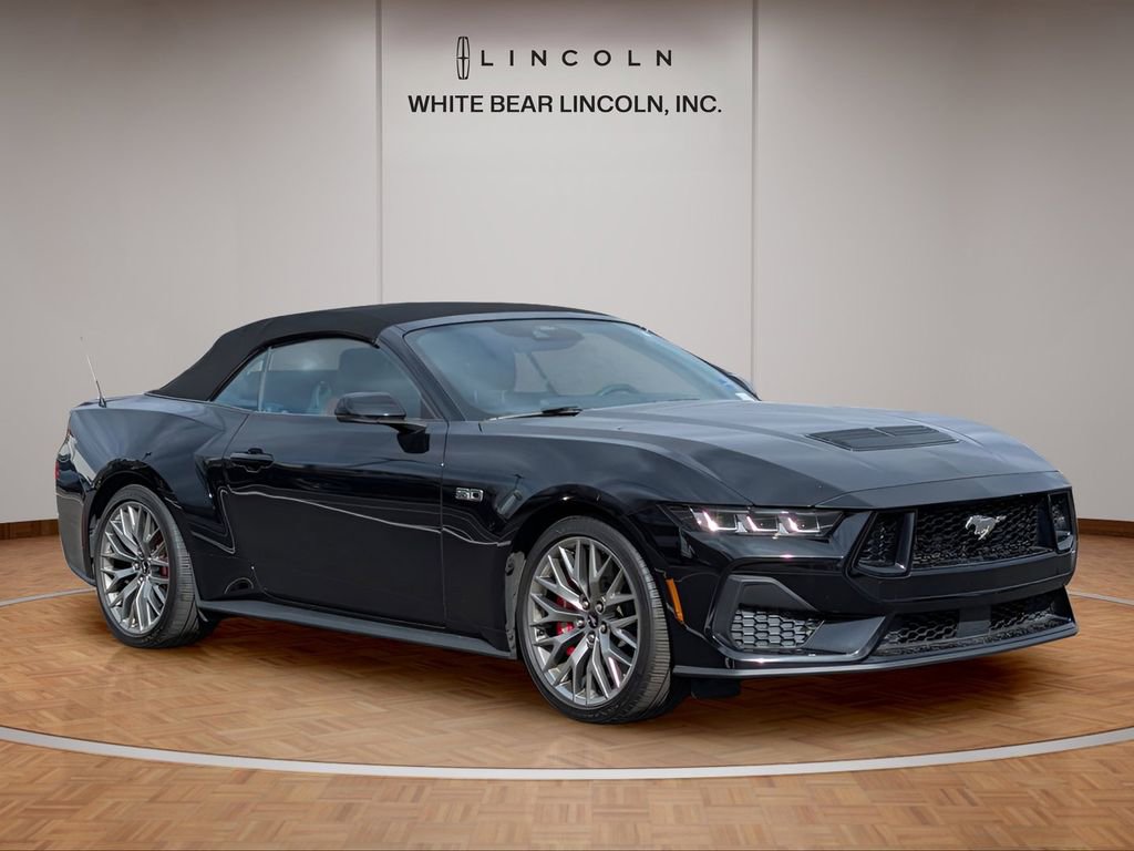 Used 2025 Ford Mustang GT Premium RWD image 3