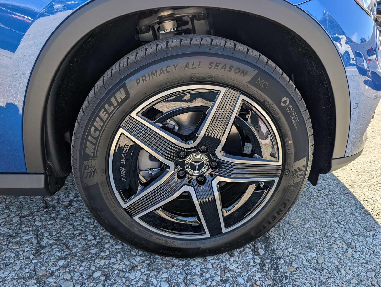New 2027 Mercedes-Benz GLC 300 4MATIC image 3