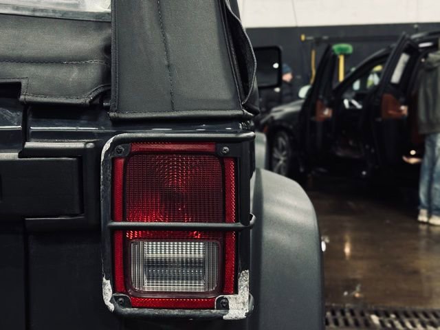 Used 2018 Jeep Wrangler Sport image 8