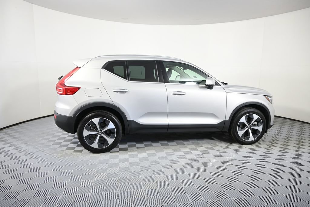 Used 2024 Volvo XC40 B5 Plus AWD/4WD image 7