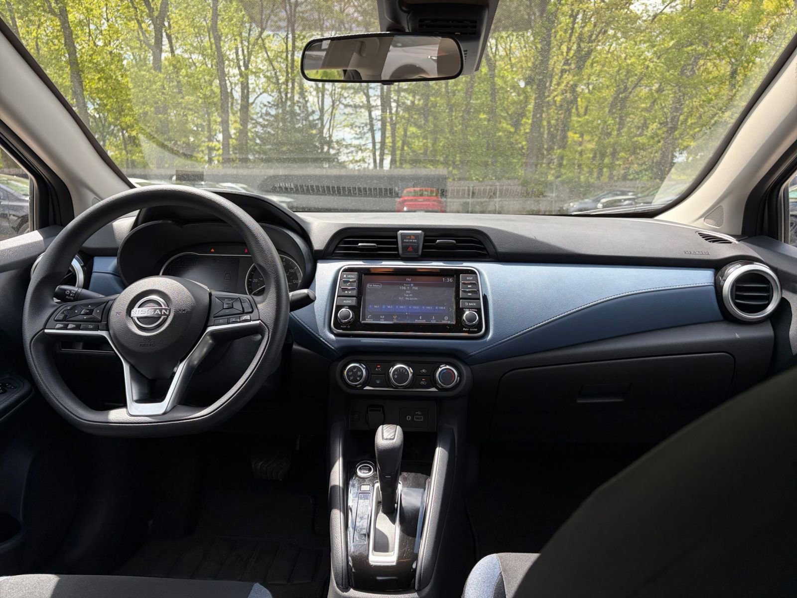 Used 2025 Nissan Versa SV FWD image 31