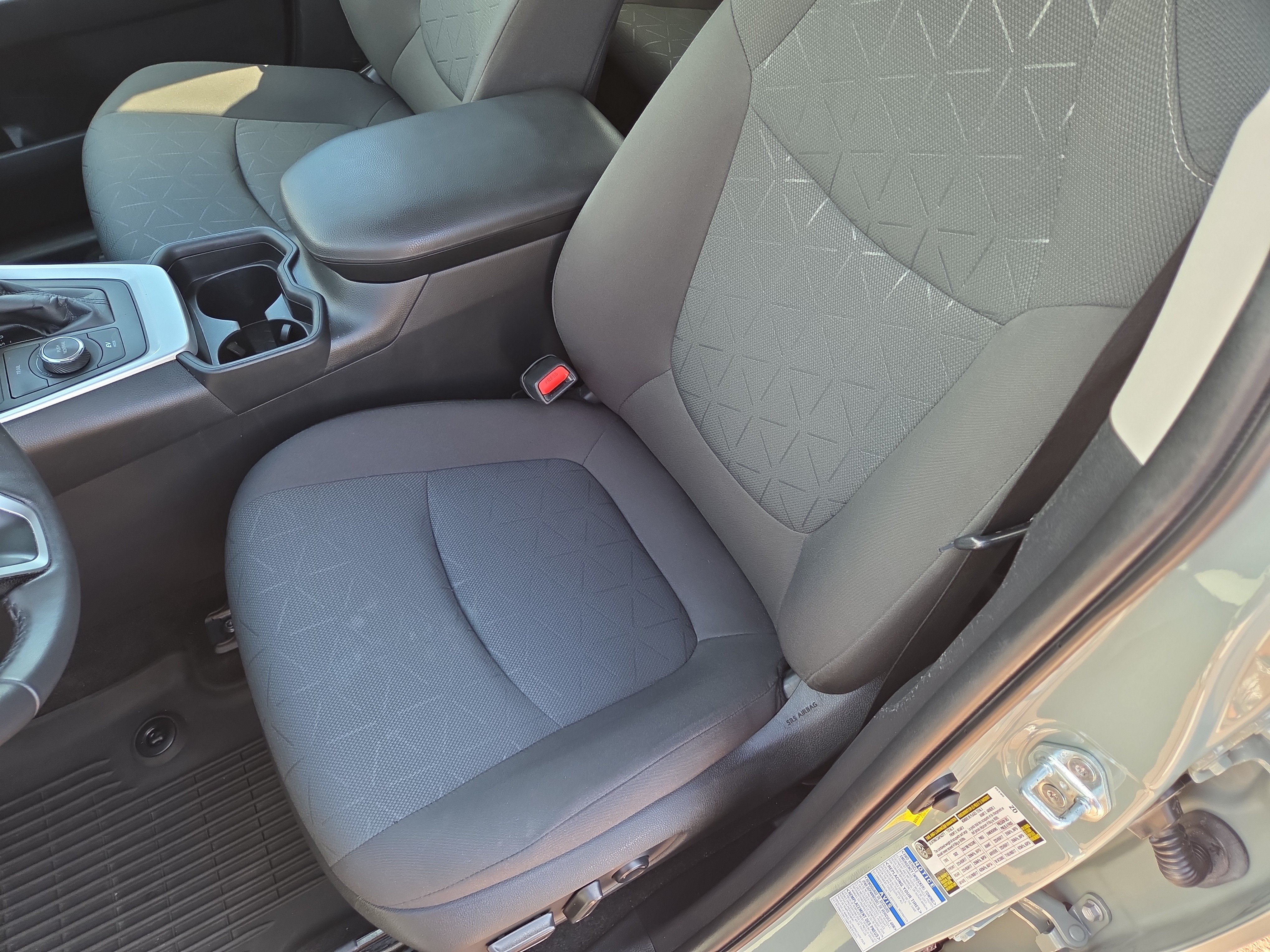 Certified 2021 Toyota RAV4 XLE w/ XLE Grade Weather Package AWD/4WD image 13