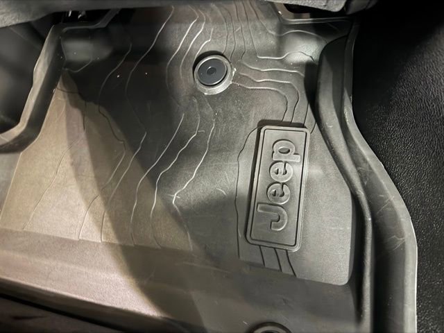 Used 2023 Jeep Gladiator Mojave w/ LED Lighting Group AWD/4WD image 23