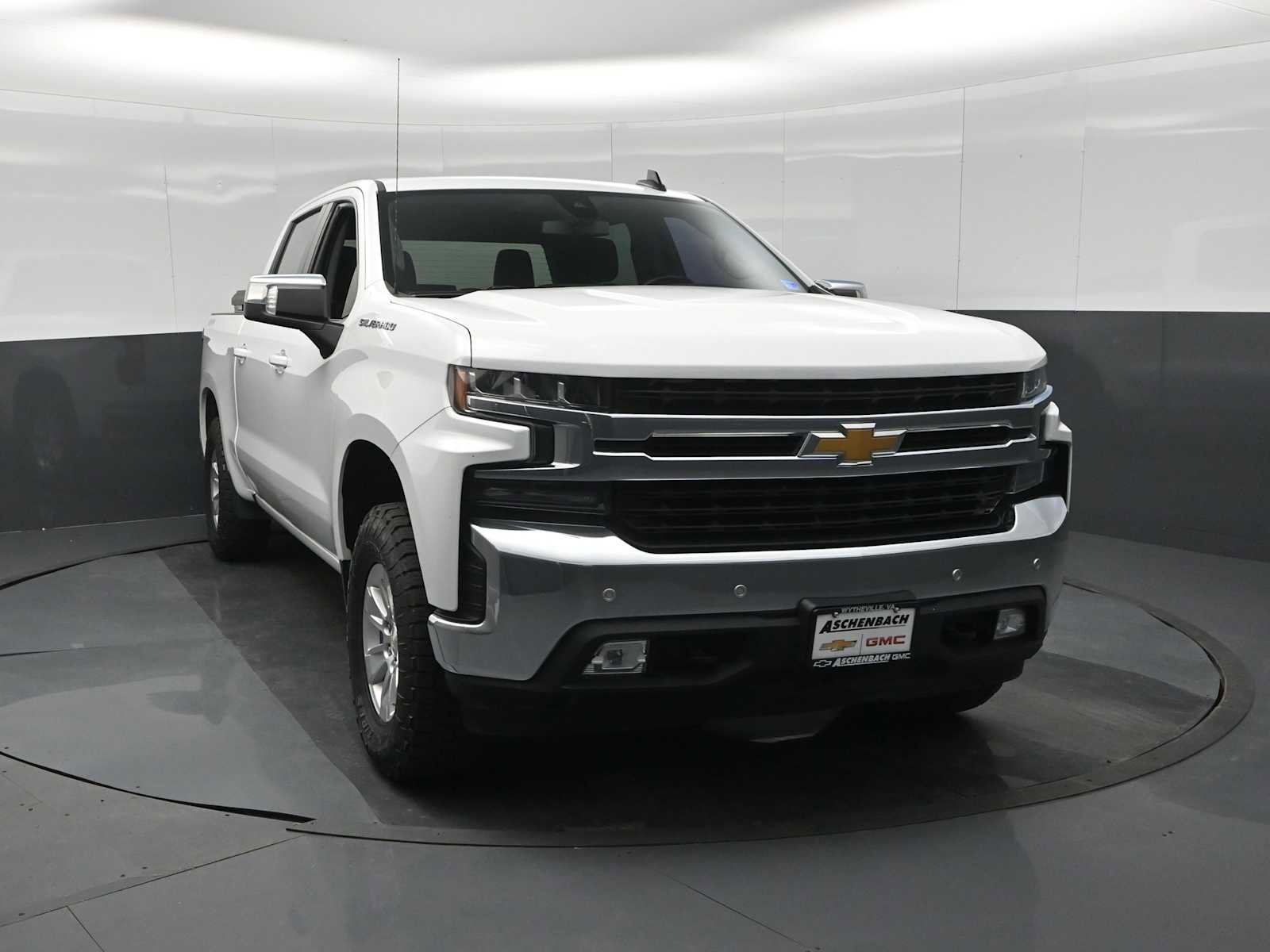 Used 2020 Chevrolet Silverado 1500 LT w/ Convenience Package image 2