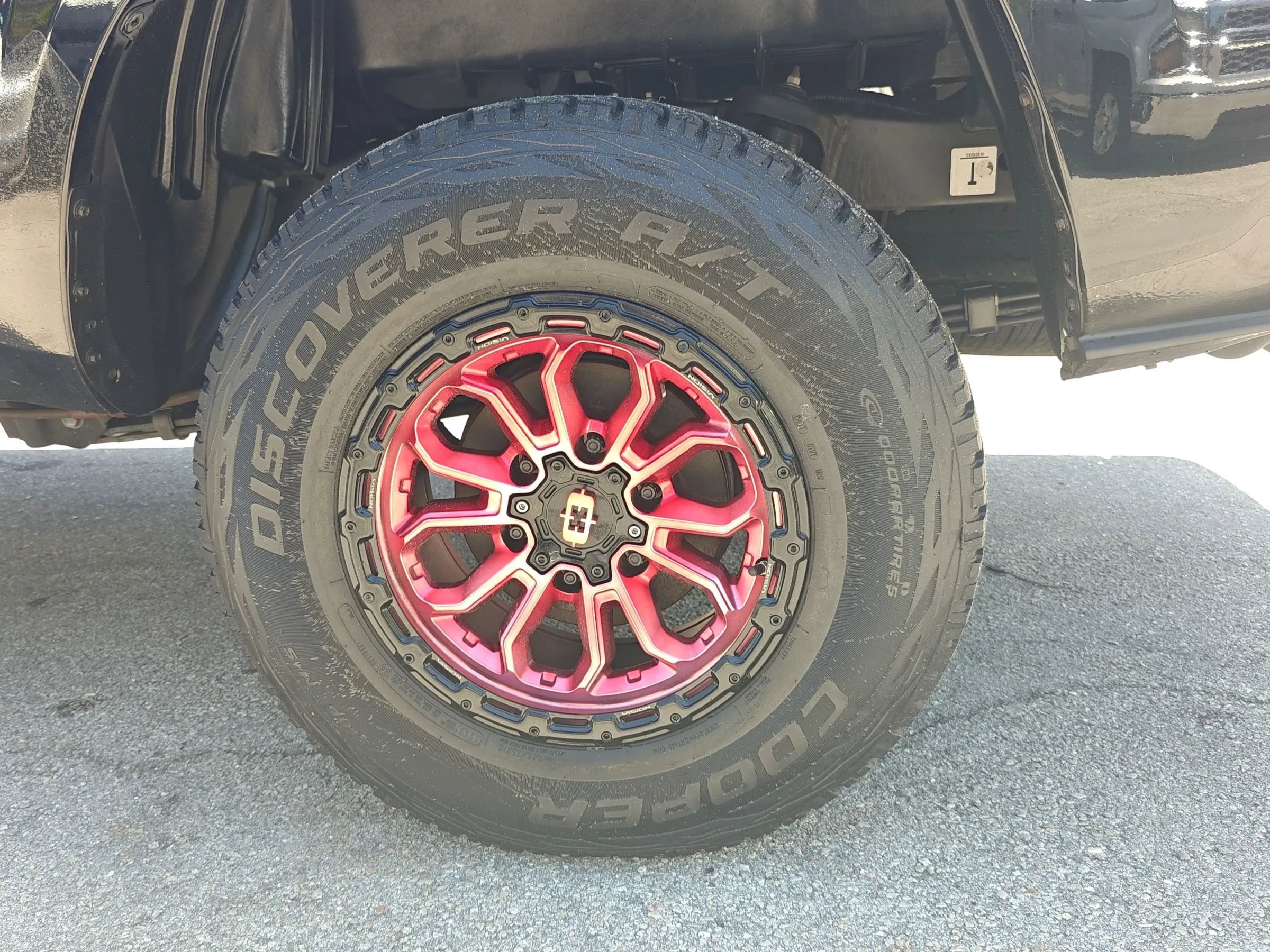 Used 2017 Toyota Tacoma SR RWD image 22