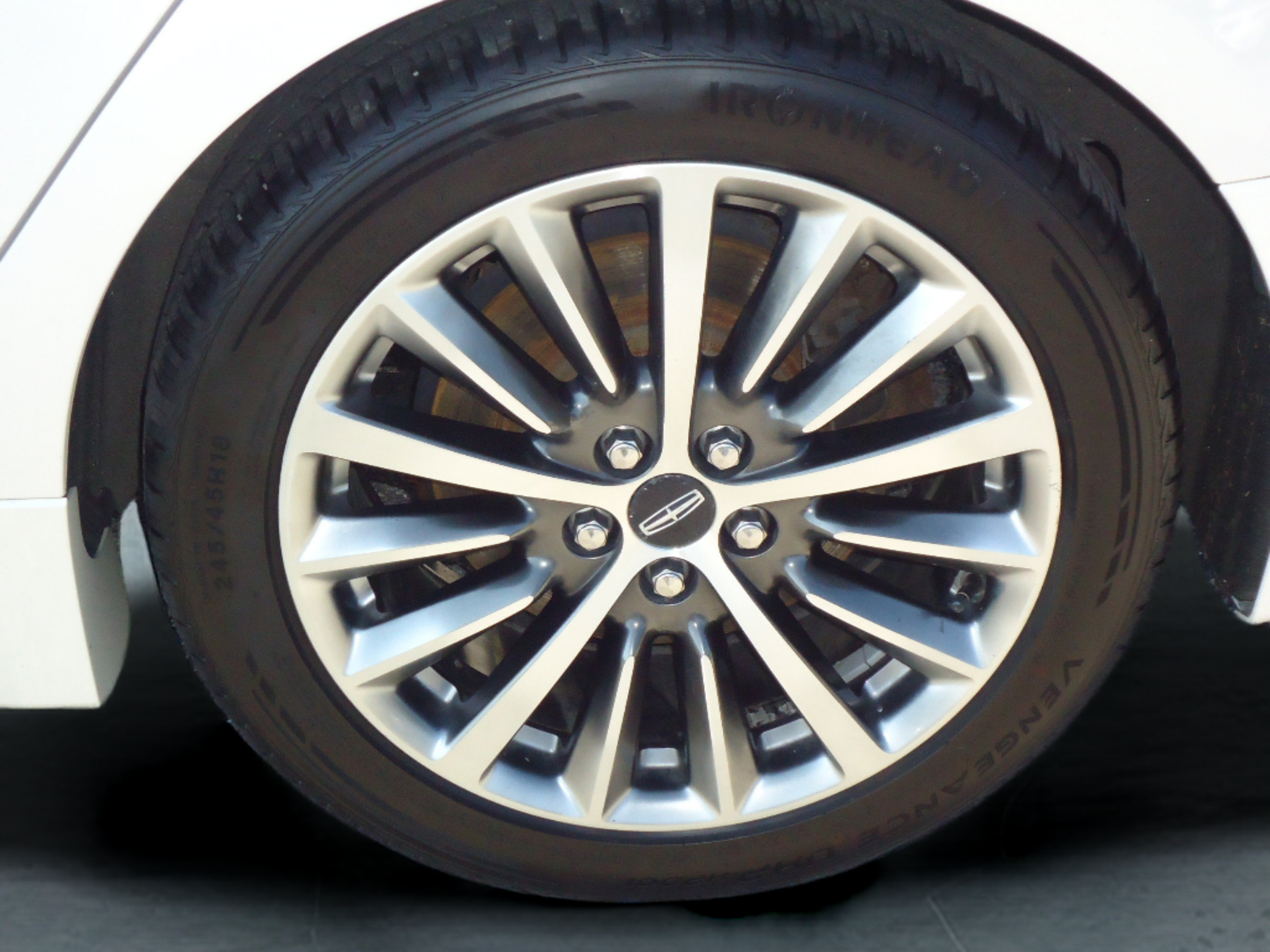 Used 2017 Lincoln MKZ Premiere FWD image 9