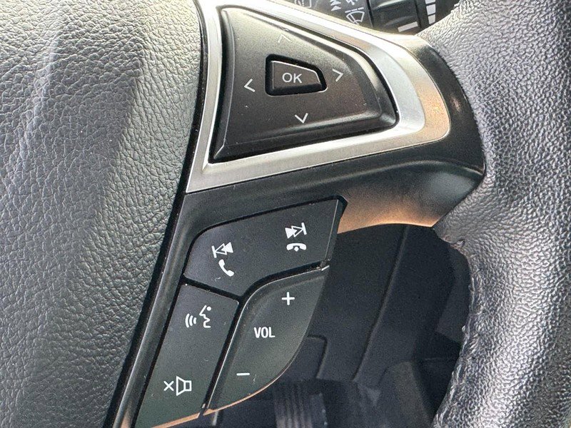 Used 2024 Ford Edge SEL image 19