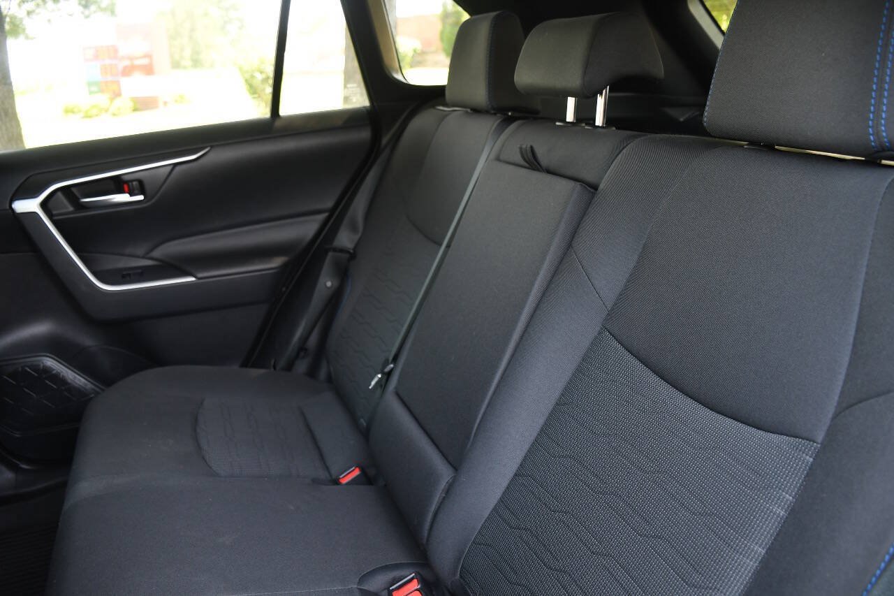 Used 2022 Toyota RAV4 SE w/ Convenience Package AWD/4WD image 15