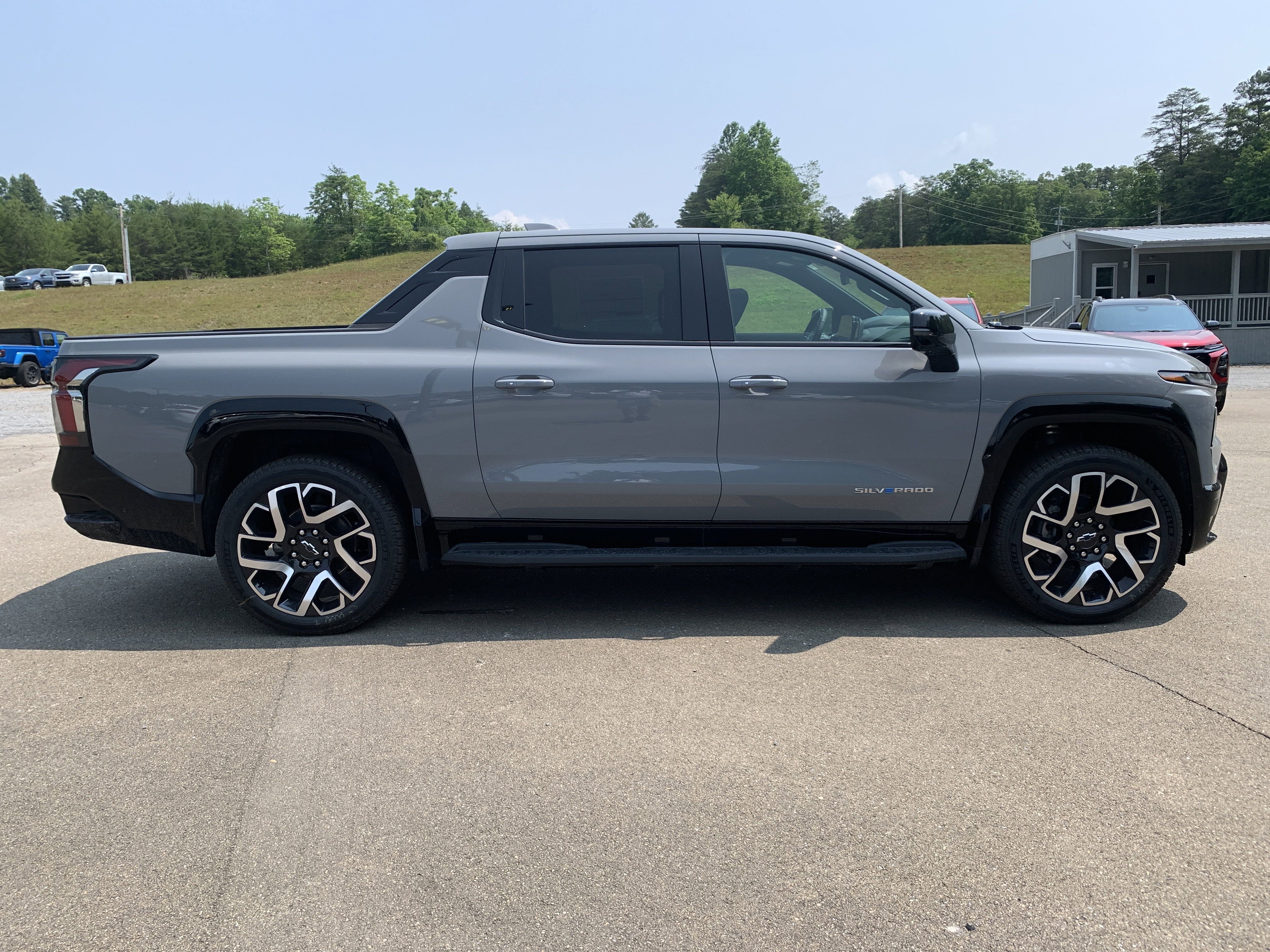 New 2025 Chevrolet Silverado EV RST image 2