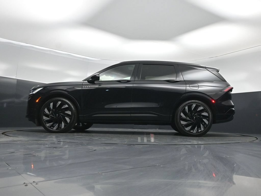 Used 2024 Lincoln Nautilus Reserve w/ Equipment Group 202A AWD/4WD image 46