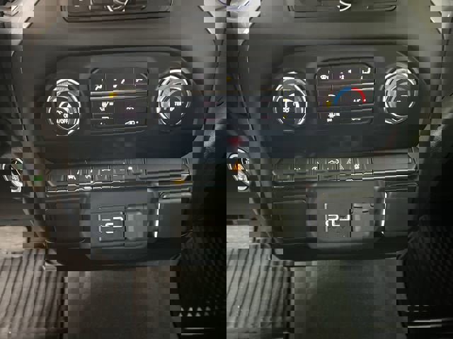 Used 2022 Chevrolet Silverado 1500 Custom w/ Rally Edition image 17