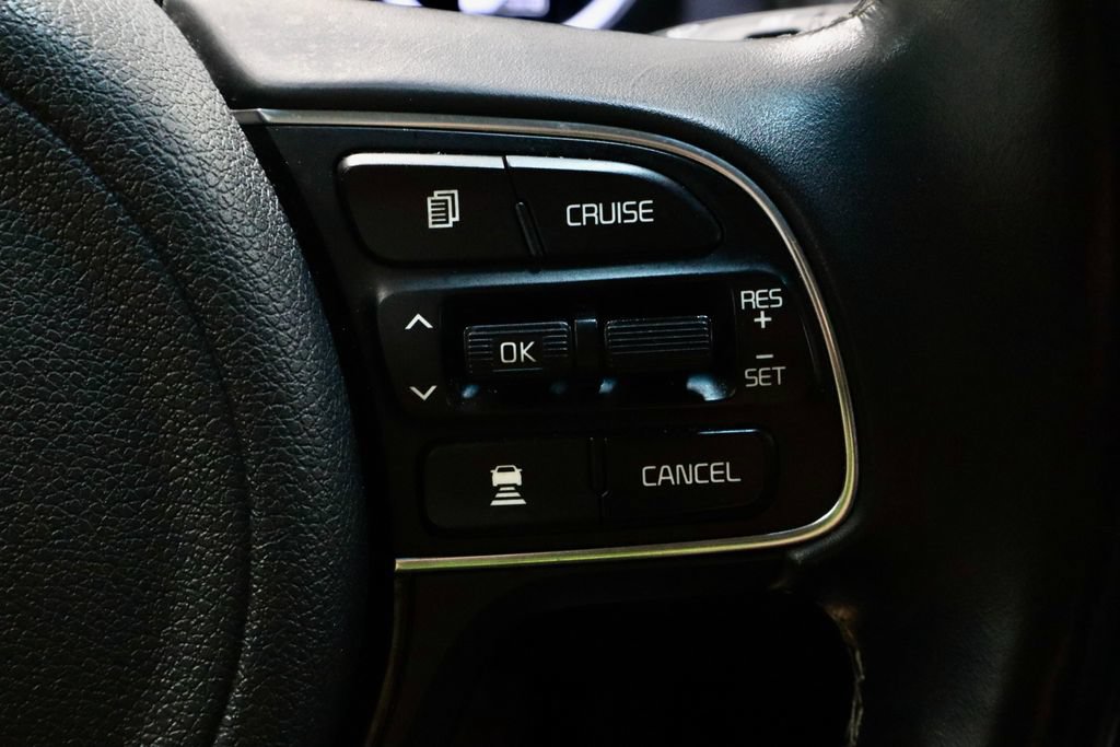 Used 2018 Kia Niro Touring FWD image 29
