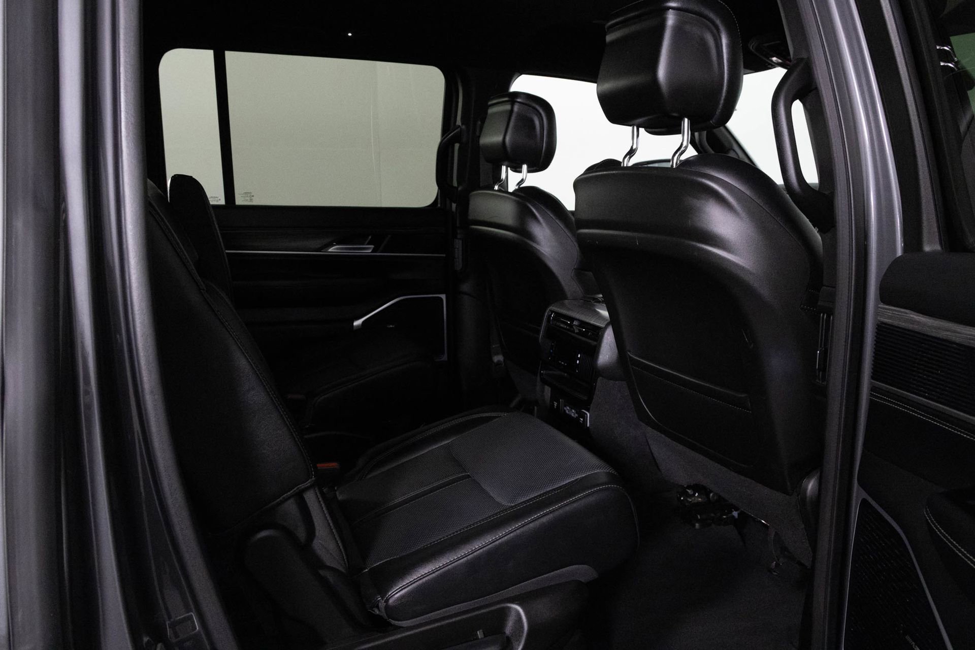 Used 2024 Jeep Wagoneer Series III image 36