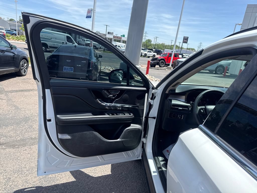 Certified 2025 Lincoln Corsair Grand Touring w/ Equipment Group 301A AWD/4WD image 11