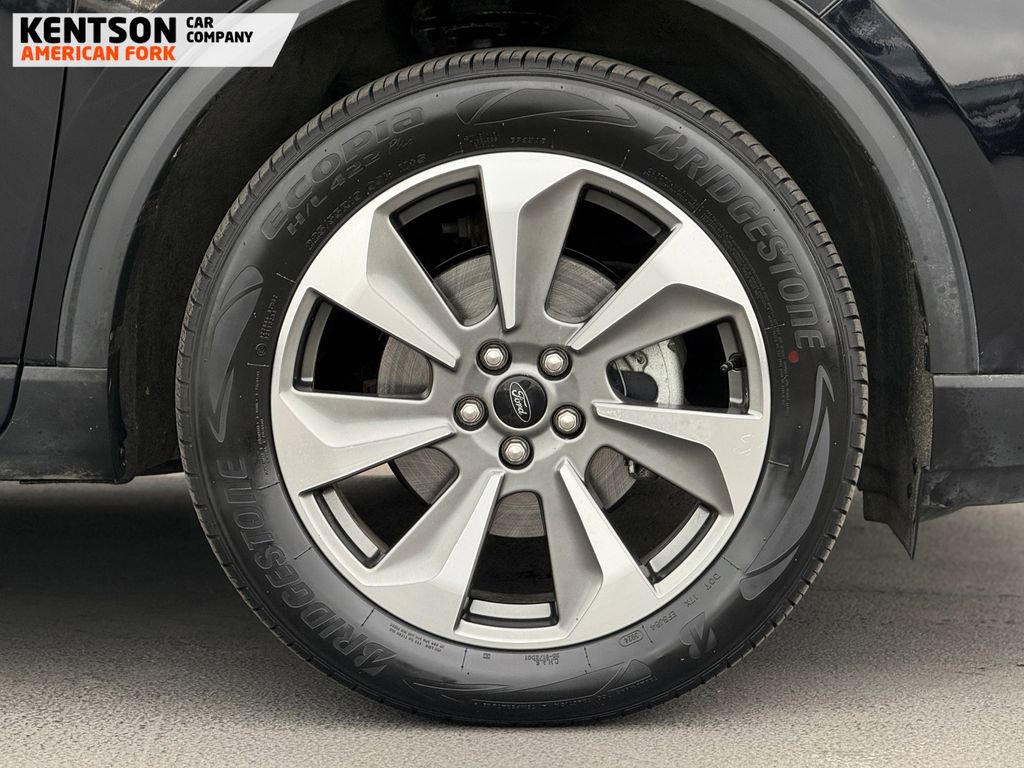 Used 2025 Ford Escape Platinum AWD/4WD image 17
