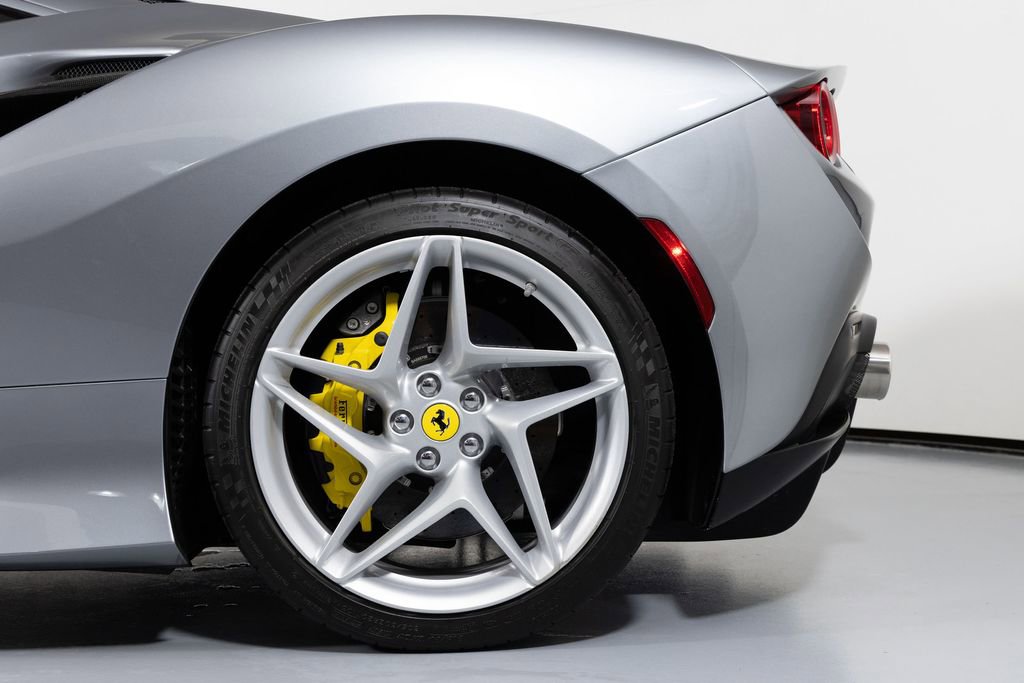 Used 2021 Ferrari F8 Tributo image 14