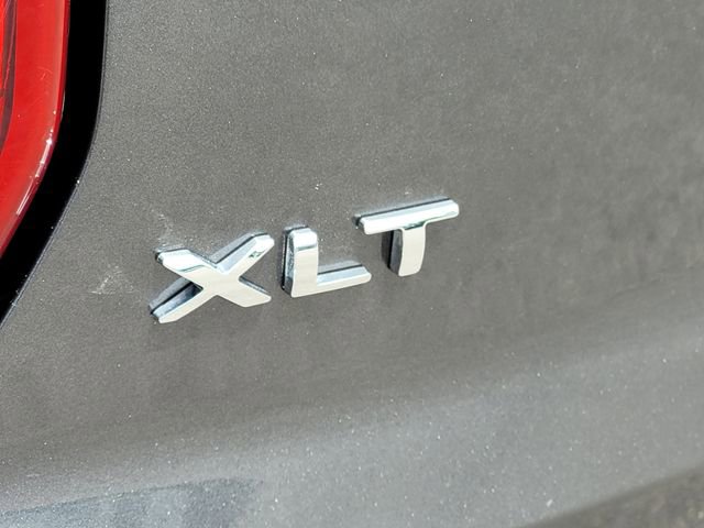 Used 2016 Ford Explorer XLT w/ Equipment Group 201A FWD image 9
