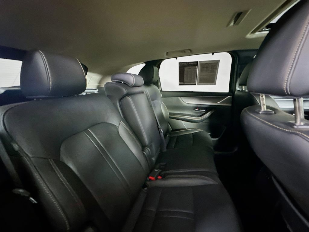 Used 2025 MAZDA CX-70 3.3 Turbo w/ Preferred Package image 11