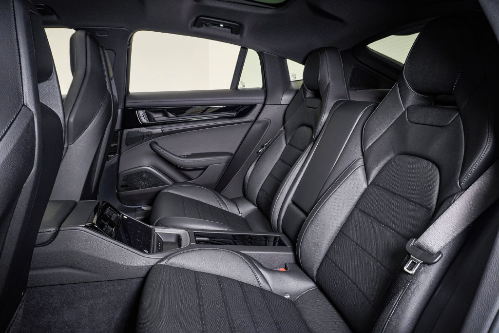 New 2026 Porsche Panamera 4 E-Hybrid AWD/4WD image 17