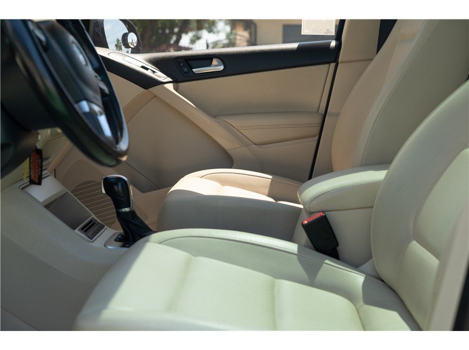 Used 2013 Volkswagen Tiguan S FWD image 10