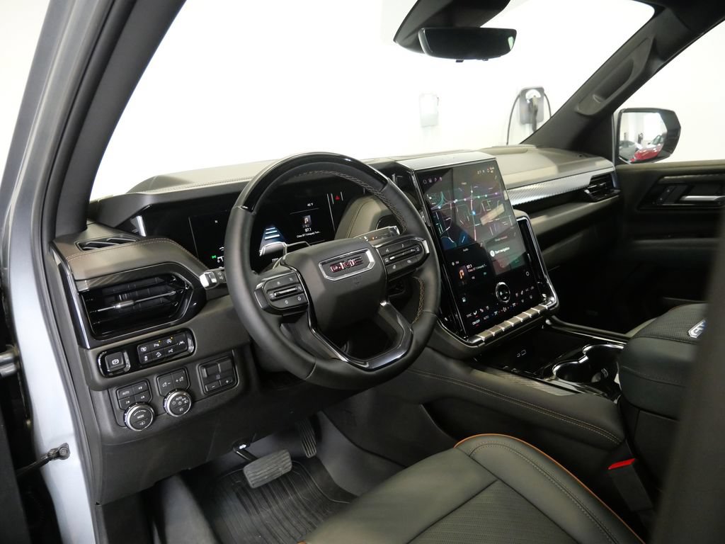 Used 2025 GMC Yukon AT4 w/ Premium Trailering Package AWD/4WD image 13