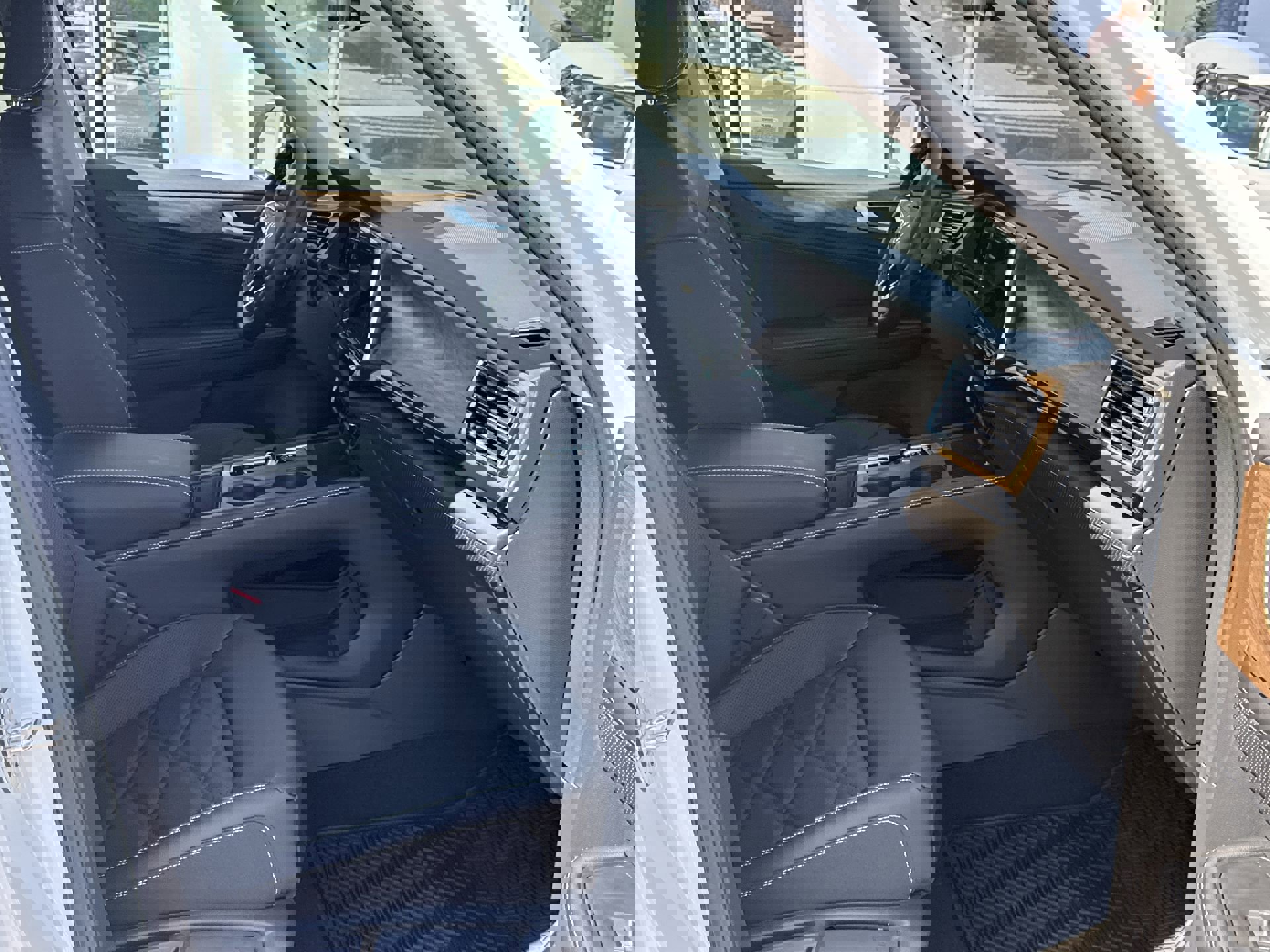 New 2026 Volkswagen Atlas SE image 25