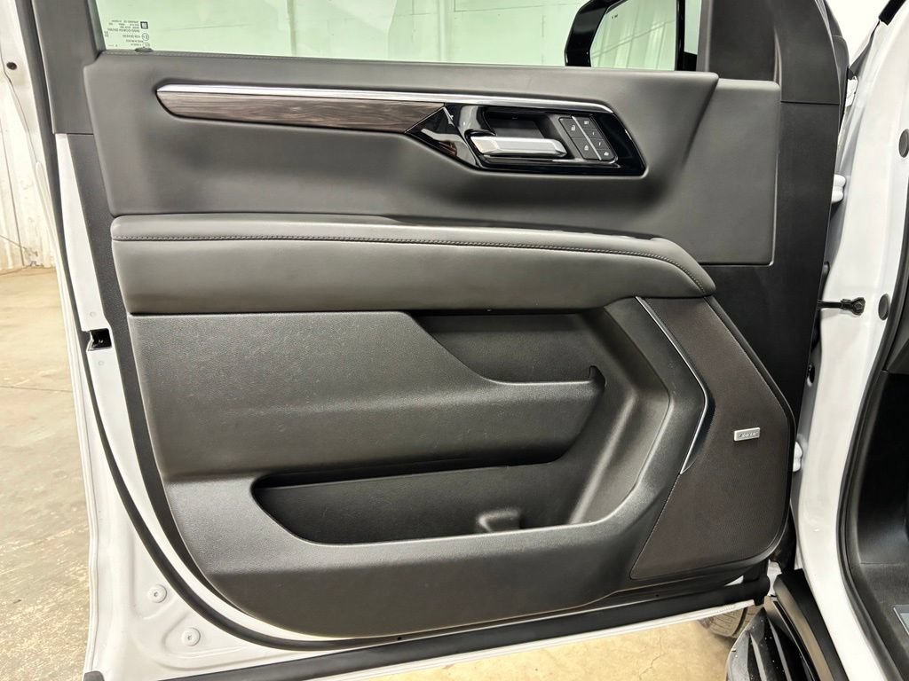 Used 2025 Chevrolet Tahoe LT w/ Comfort Package RWD image 18