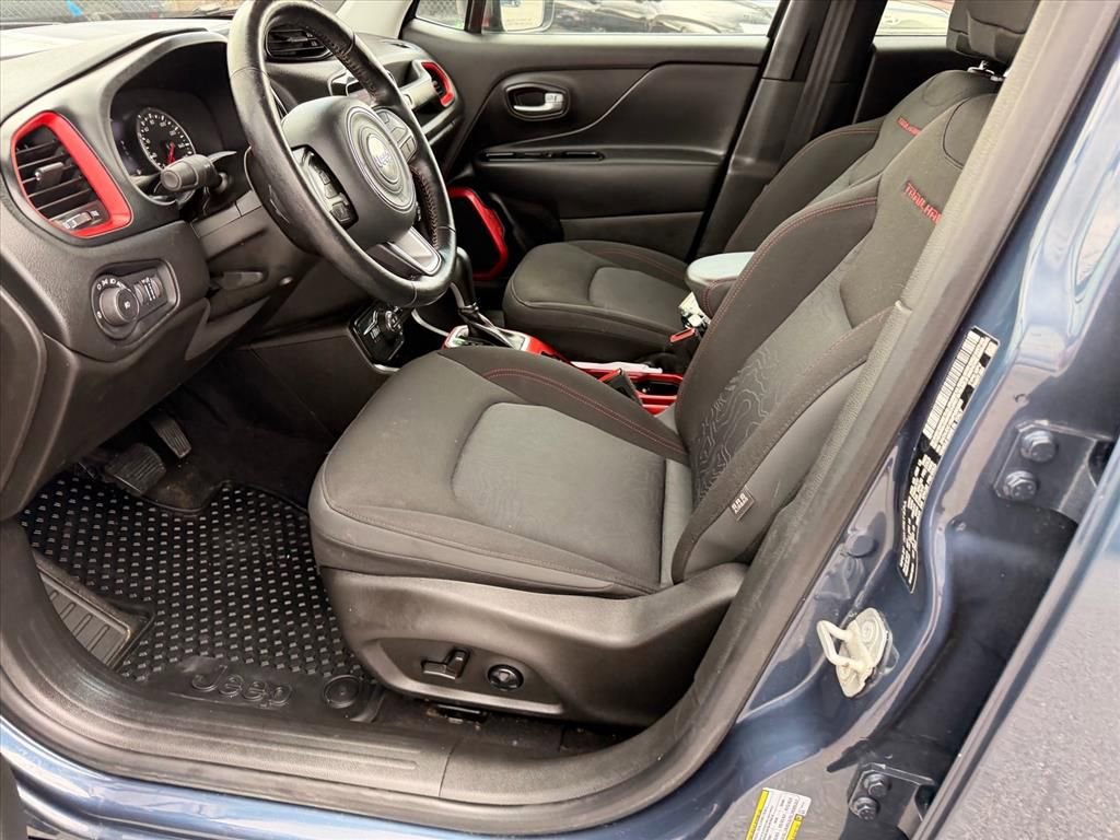 Used 2021 Jeep Renegade Trailhawk image 7