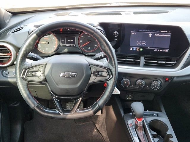 Used 2024 Chevrolet Trax RS image 28