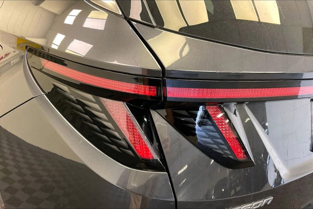 Certified 2022 Hyundai Tucson Limited w/ Cargo Package image 26