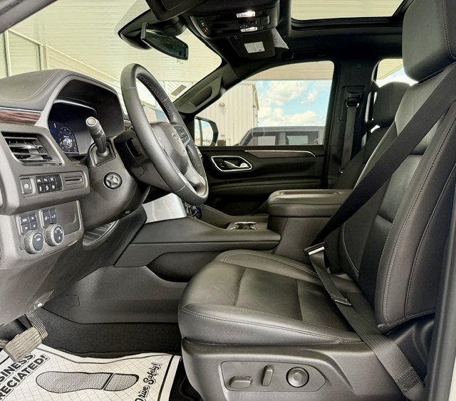 Used 2024 Chevrolet Tahoe Z71 w/ Luxury Package AWD/4WD image 6