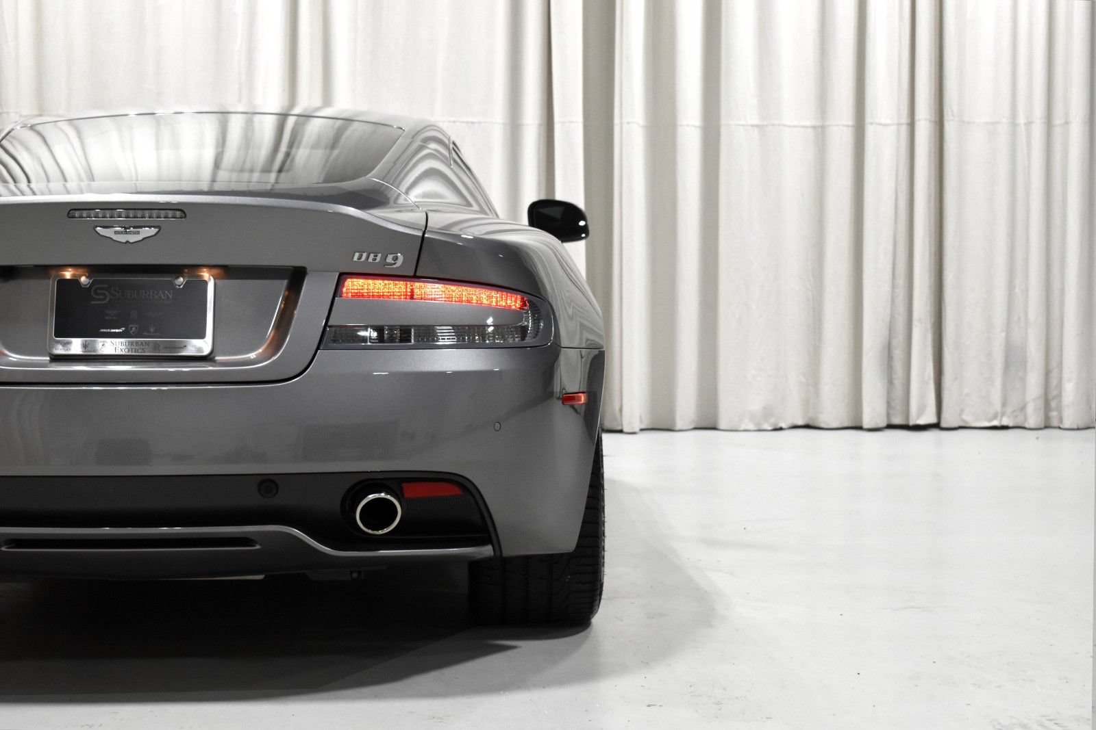 Used 2014 Aston Martin DB9 Coupe RWD image 10