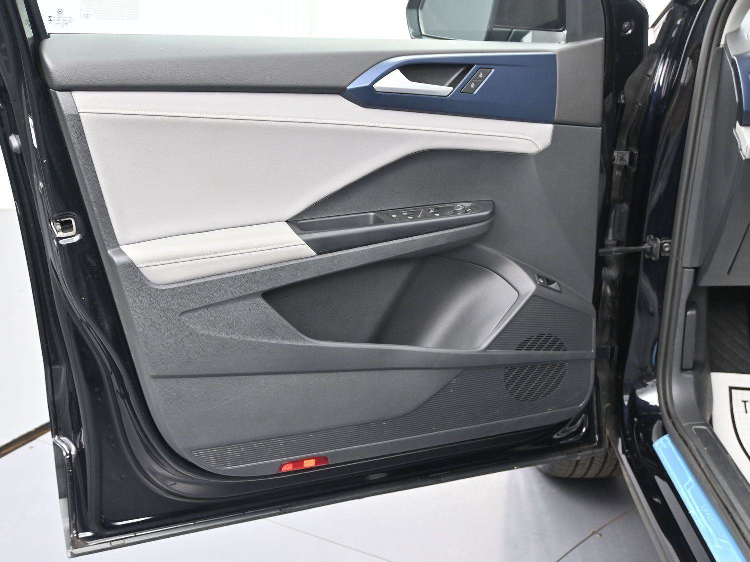 Used 2024 Volkswagen Taos SE image 10