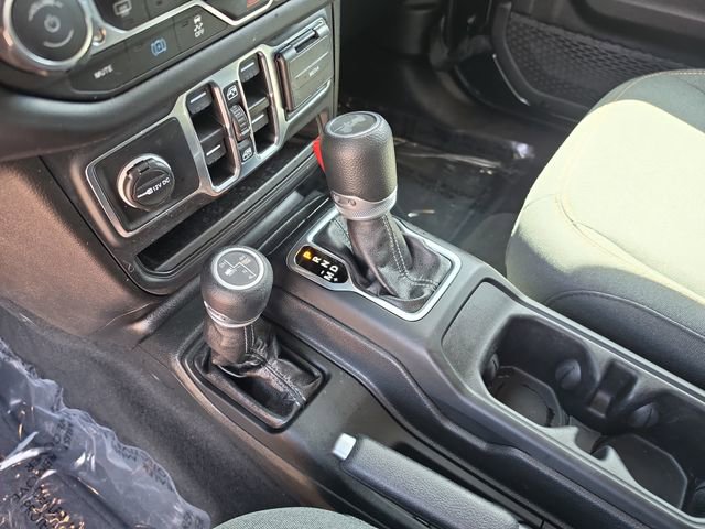 Used 2024 Jeep Wrangler Unlimited Sahara image 22