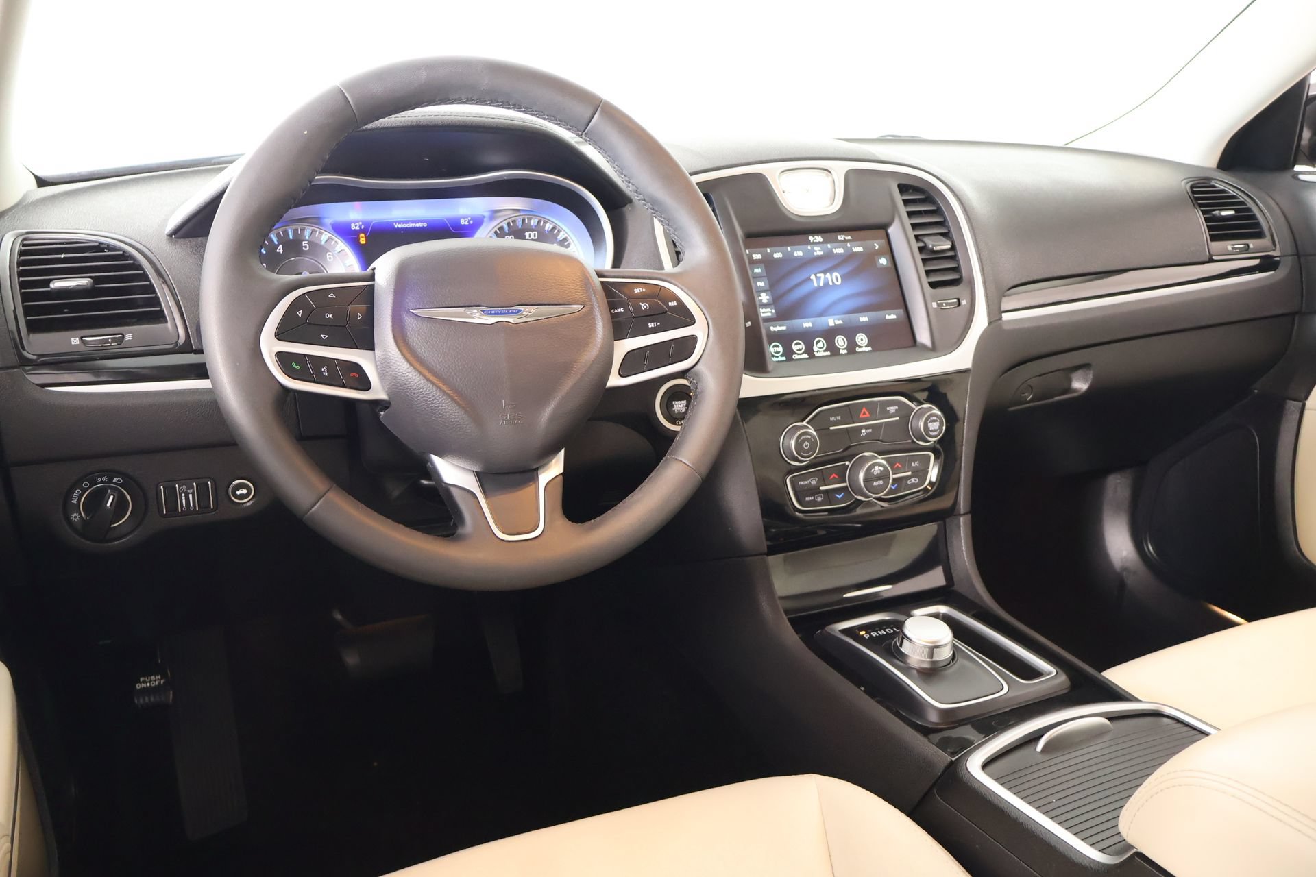 Used 2023 Chrysler 300 Touring w/ Sport Appearance Package RWD image 2