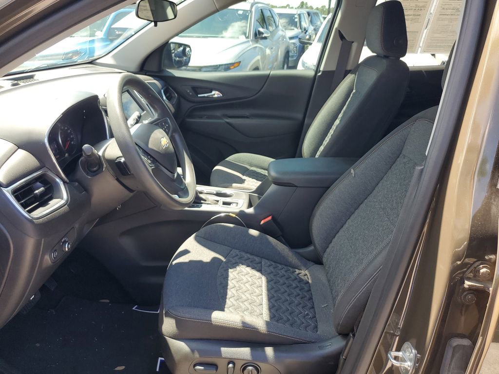 Used 2023 Chevrolet Equinox LT image 24