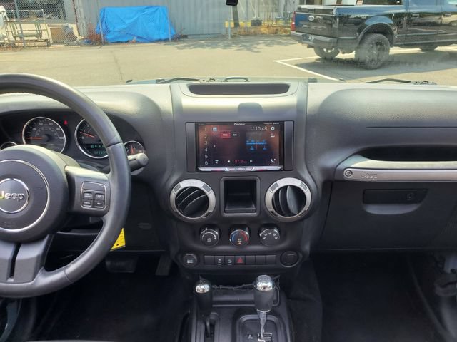 Used 2015 Jeep Wrangler Sport AWD/4WD image 9