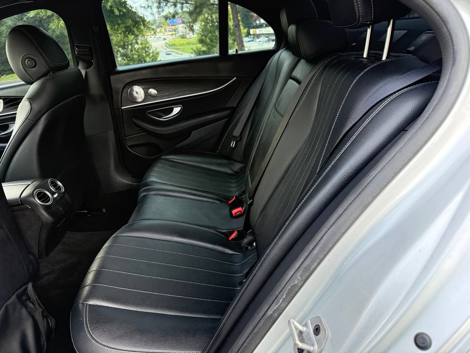 Used 2019 Mercedes-Benz E 300 4MATIC image 40