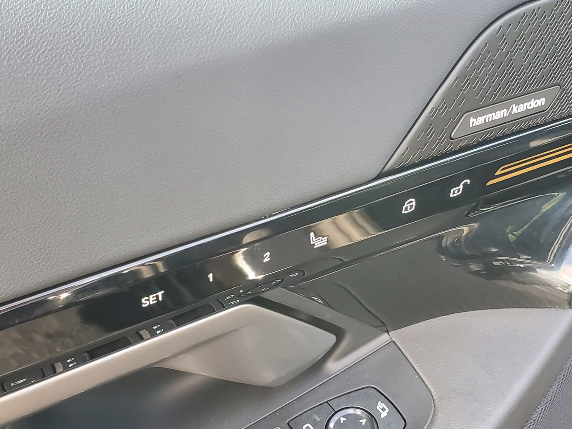 Used 2025 BMW 530i RWD image 19