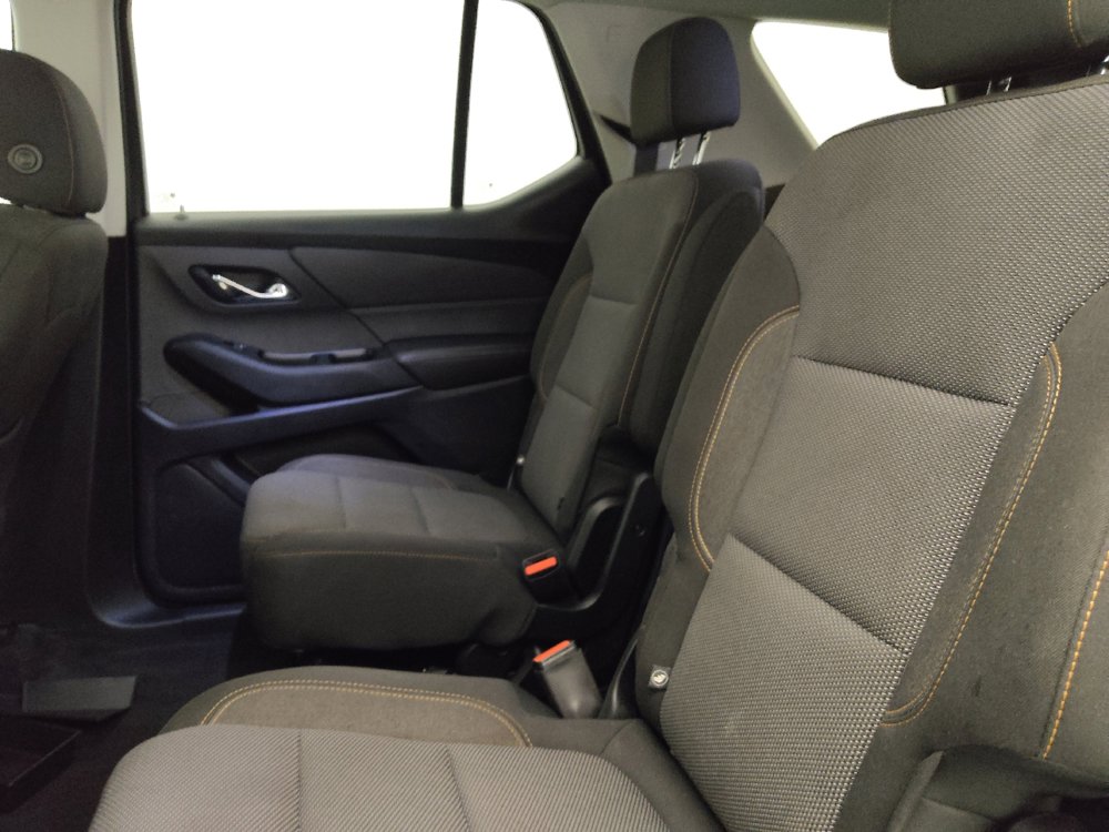 Used 2019 Chevrolet Traverse LT FWD image 18
