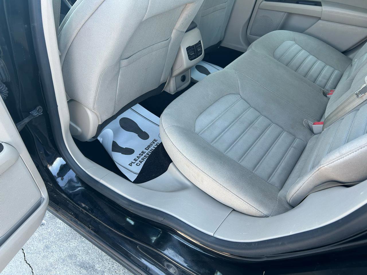 Used 2017 Ford Fusion SE image 9